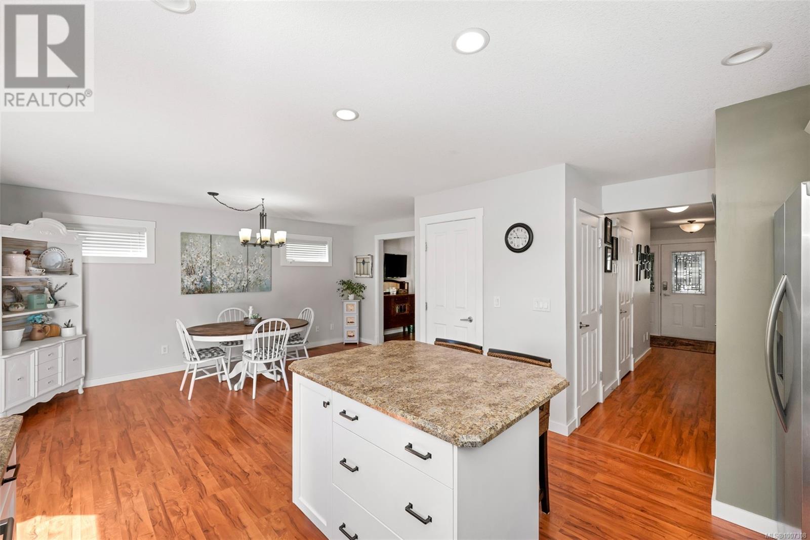 Photo 9 of 6297 Averill Dr, Duncan BC