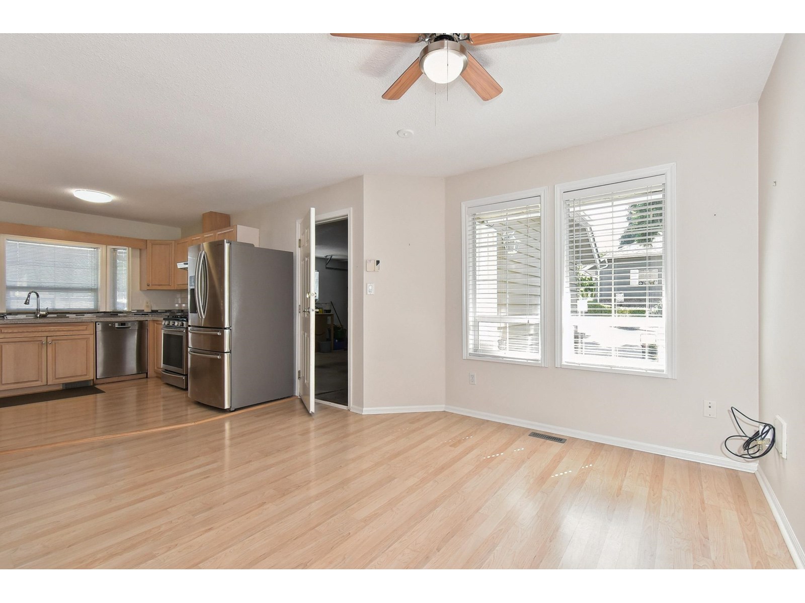 Photo 10 of 1 21848 50 Avenue, Langley BC