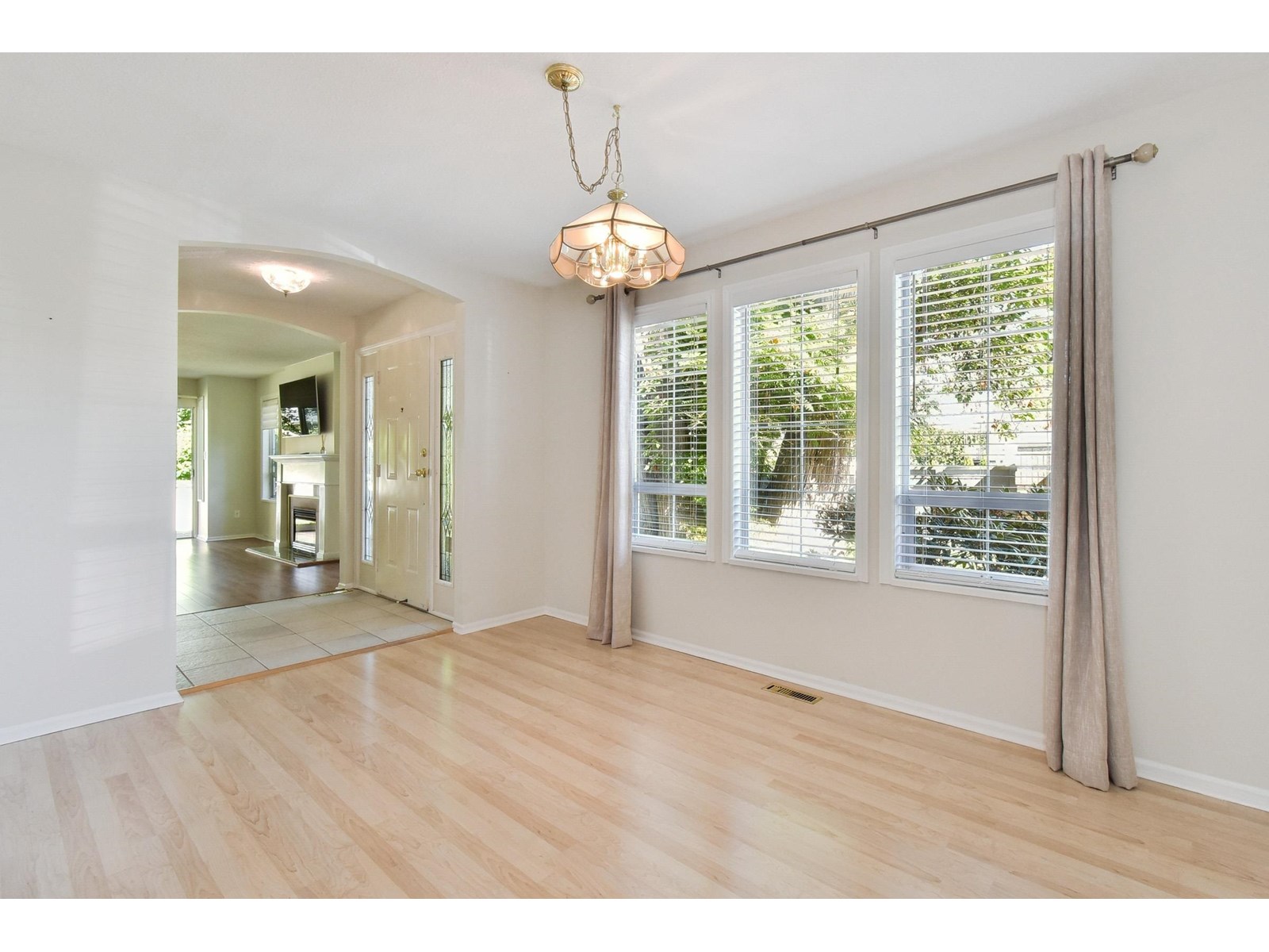 Photo 5 of 1 21848 50 Avenue, Langley BC
