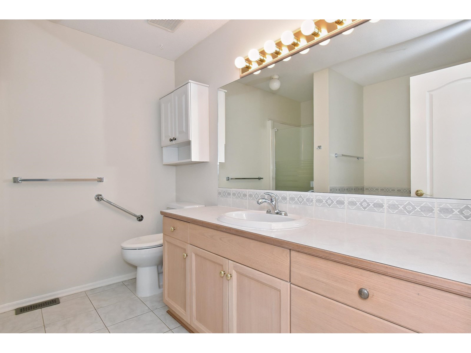 Photo 14 of 1 21848 50 Avenue, Langley BC