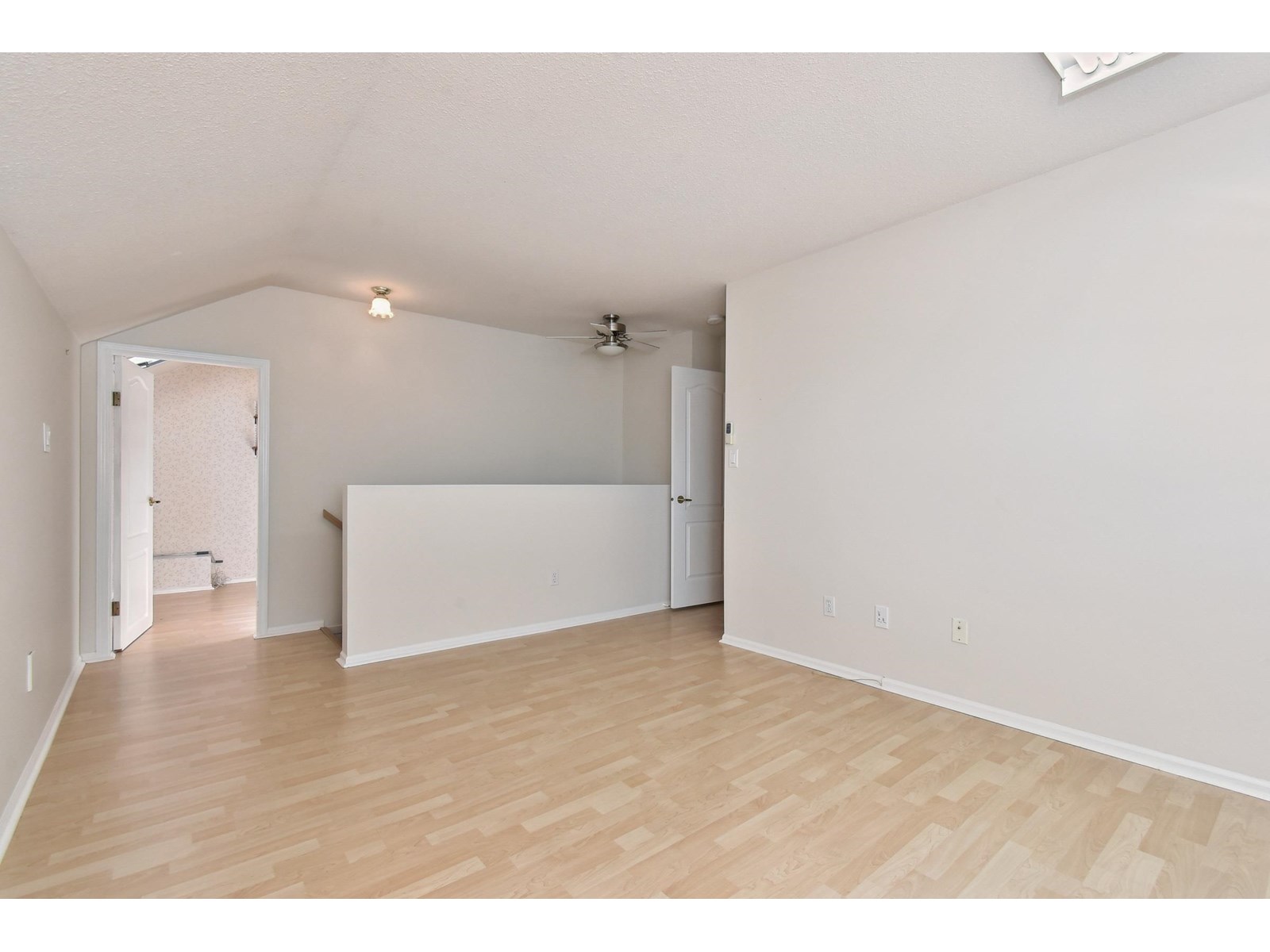 Photo 18 of 1 21848 50 Avenue, Langley BC
