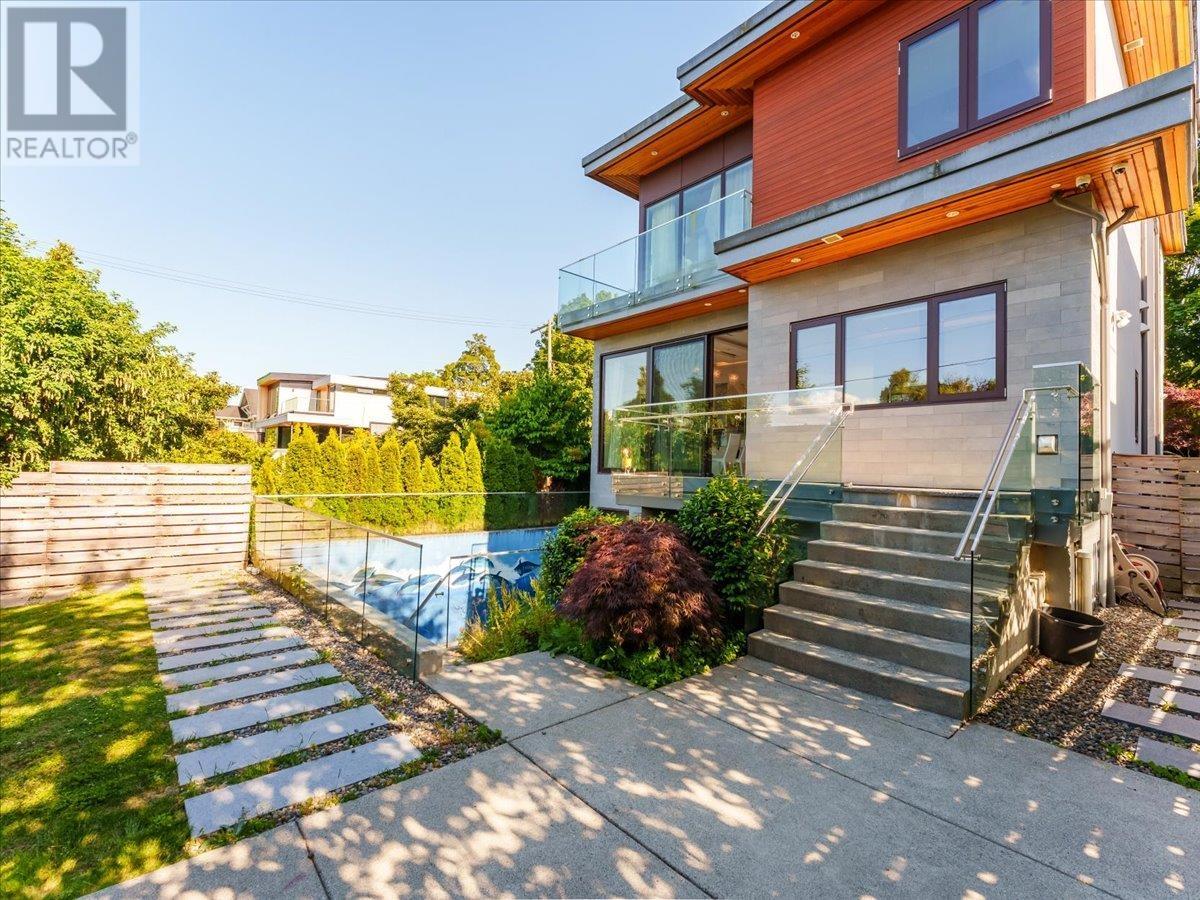 Photo 34 of 3011 W 27th Avenue, Vancouver BC