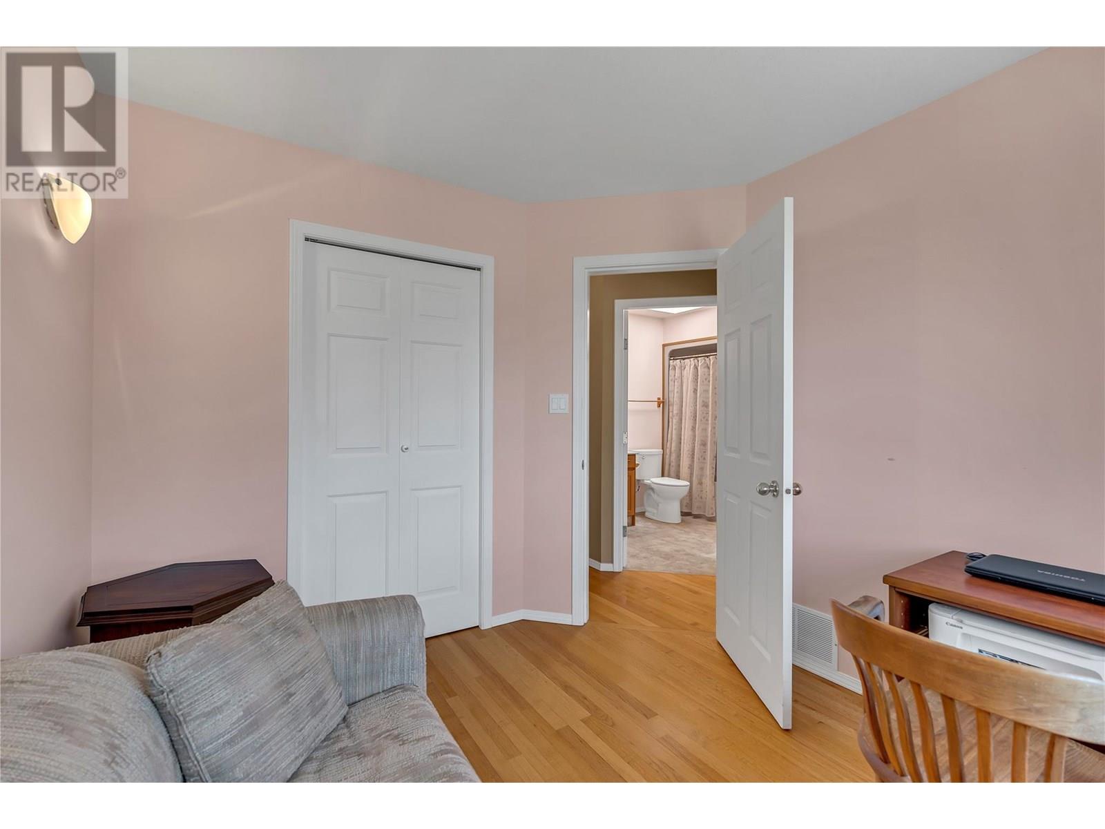 11915 Jubilee Road W, Summerland