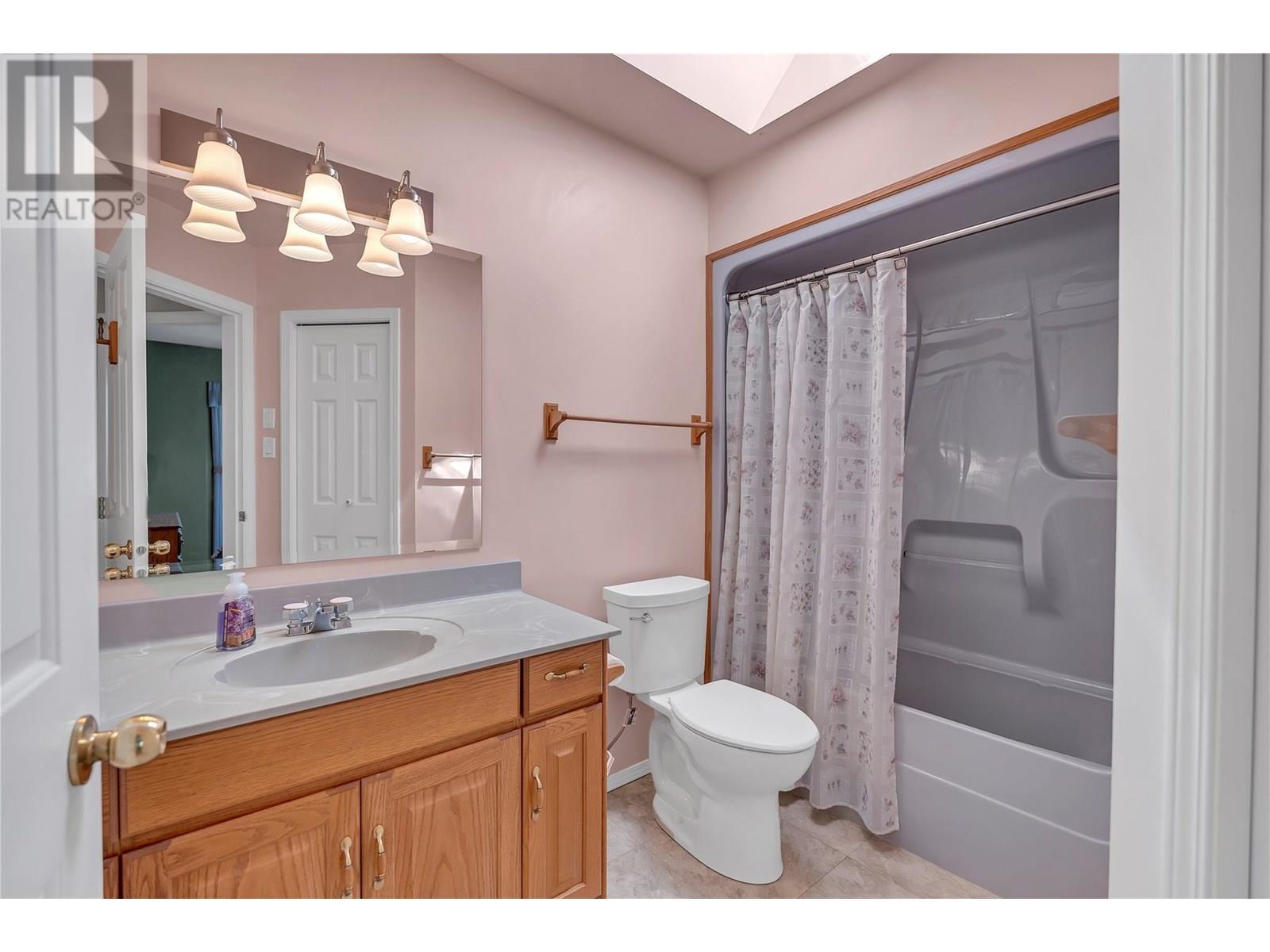 11915 Jubilee Road W, Summerland