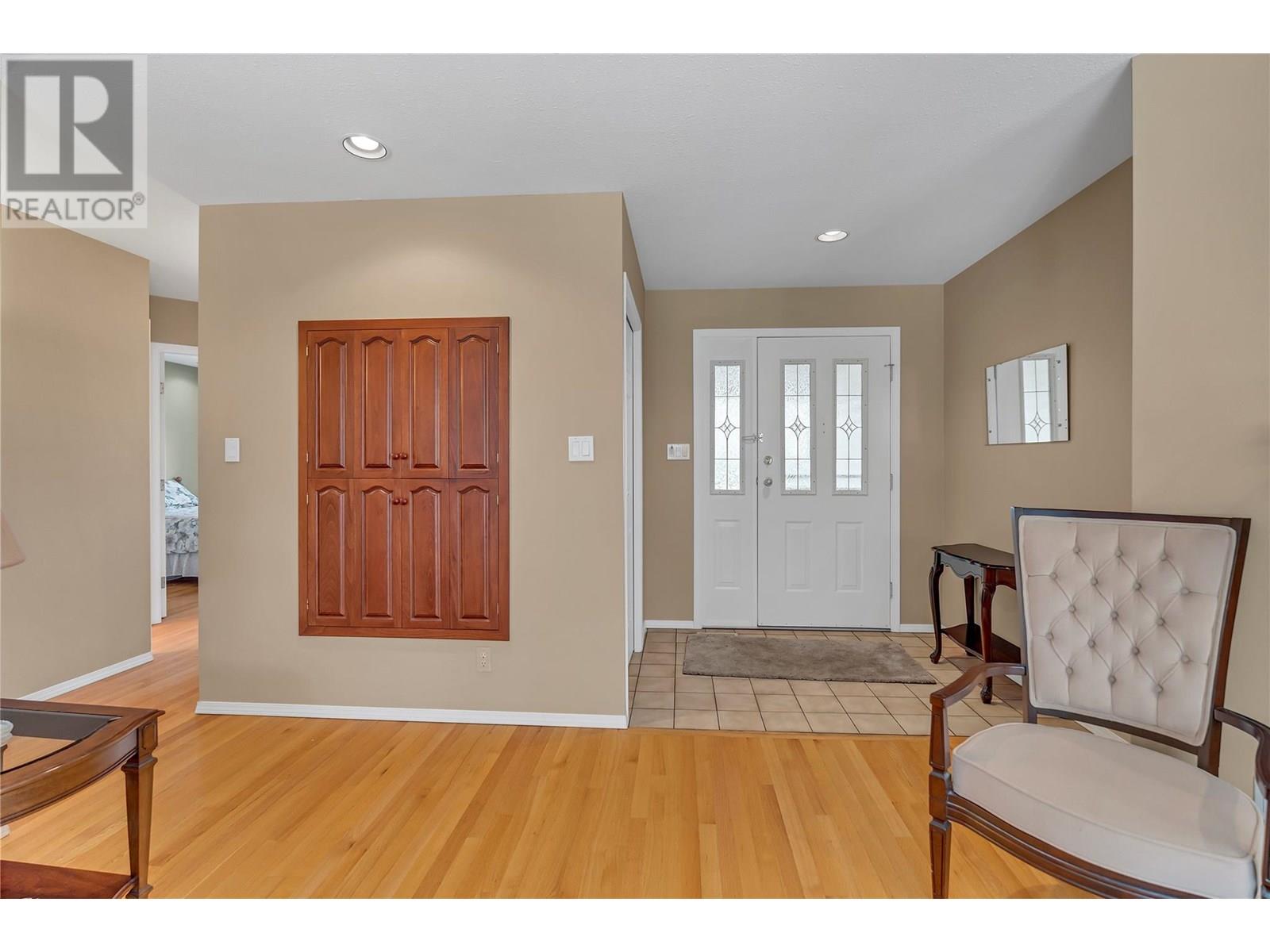 11915 Jubilee Road W, Summerland