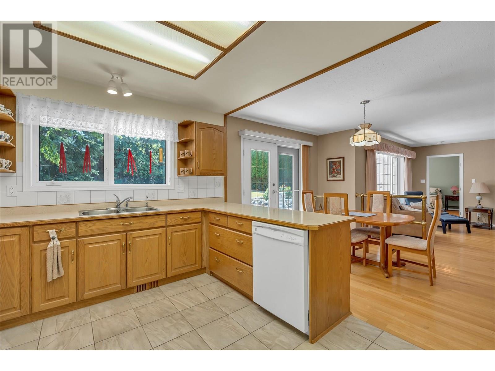 11915 Jubilee Road W, Summerland