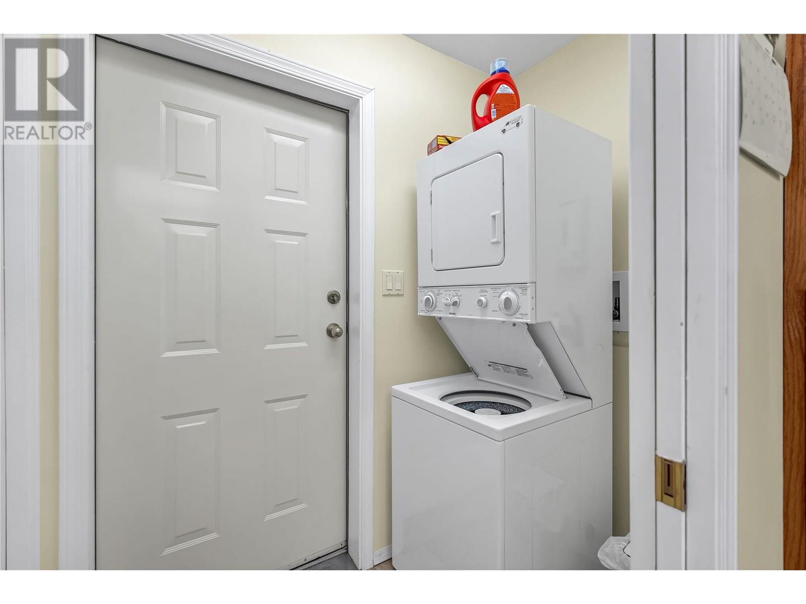 11915 Jubilee Road W, Summerland