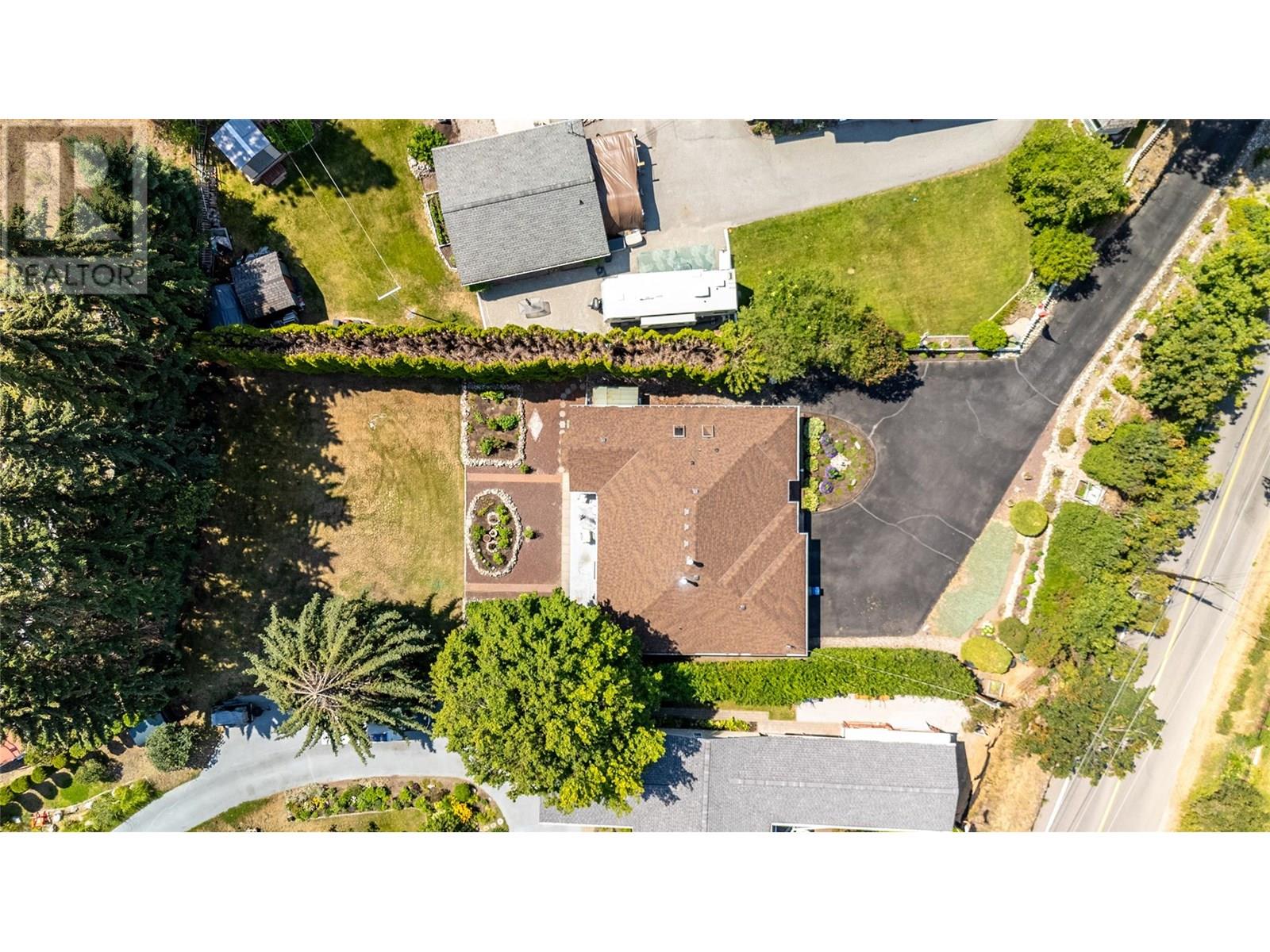 11915 Jubilee Road W, Summerland