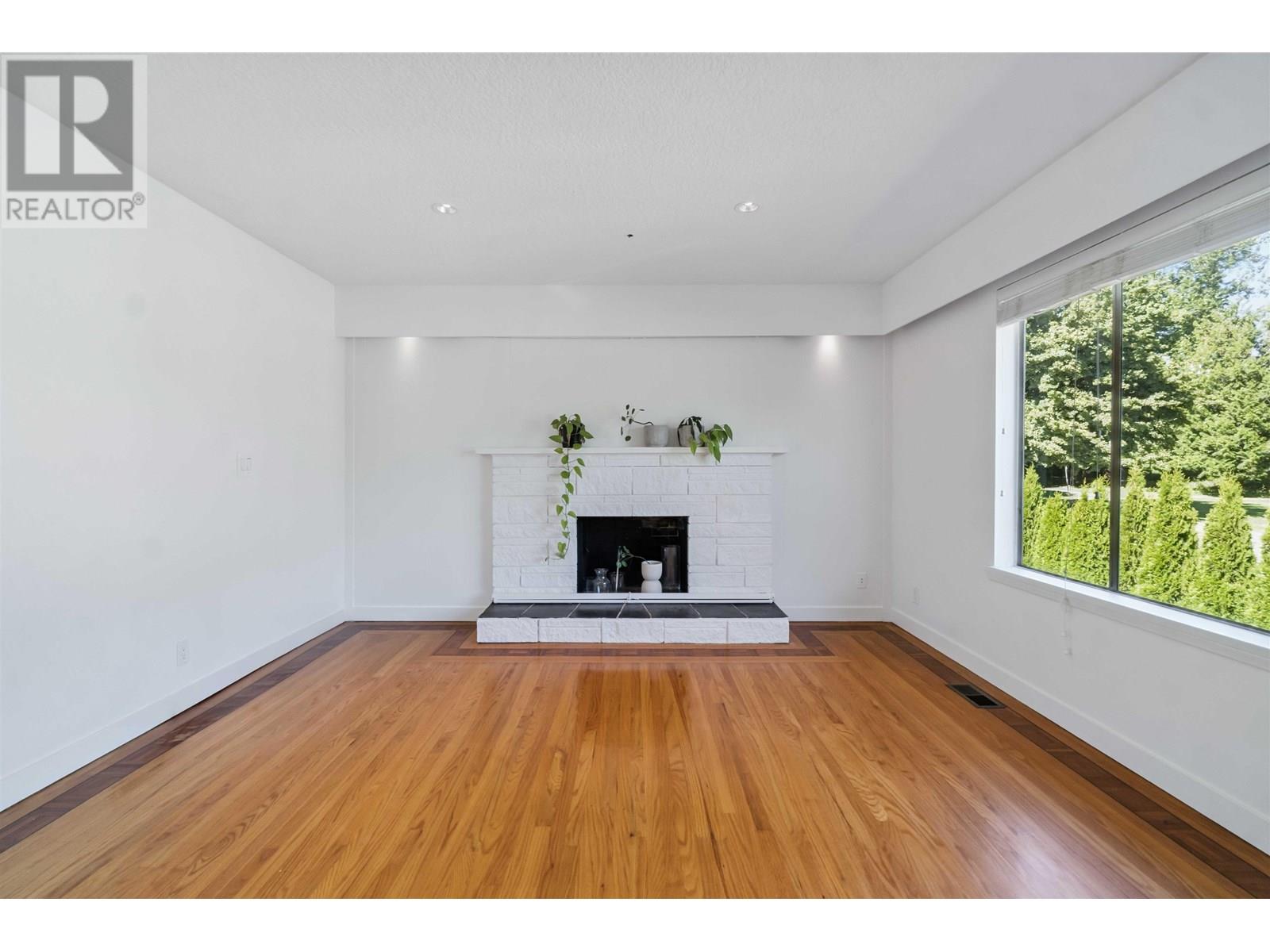 Photo 4 of 1825 Skeena Street, Vancouver BC