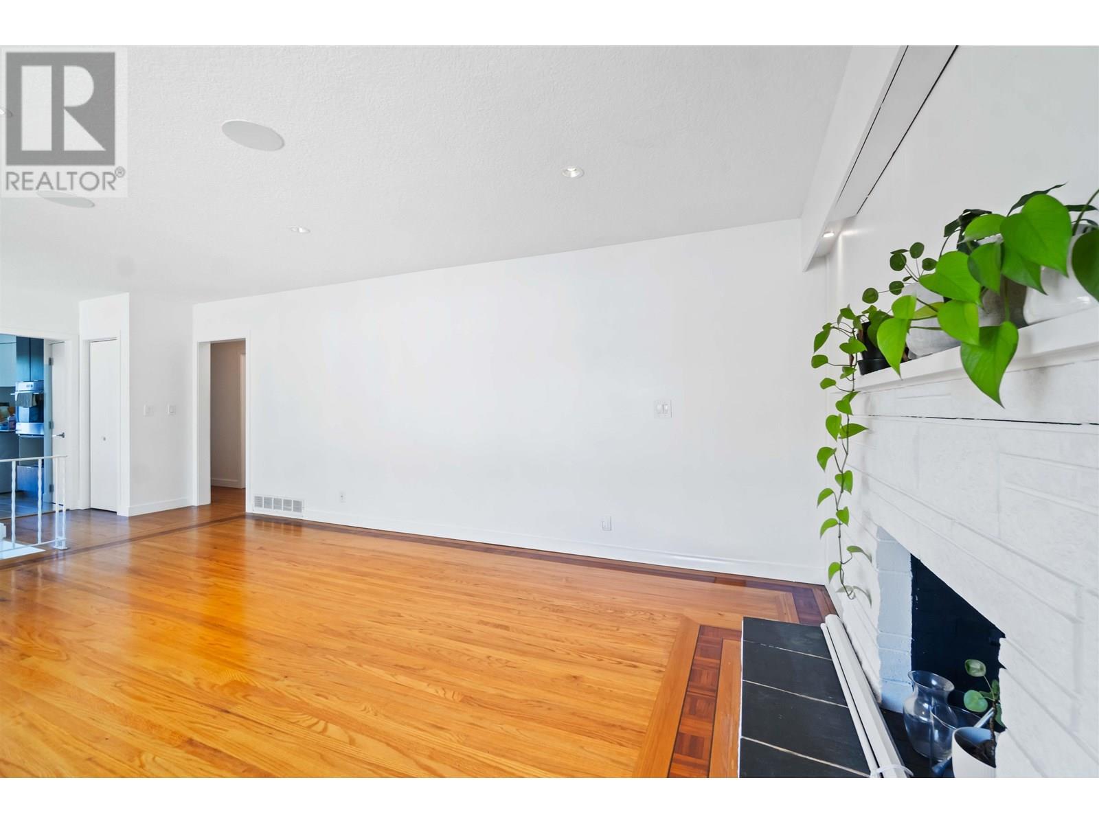 Photo 8 of 1825 Skeena Street, Vancouver BC