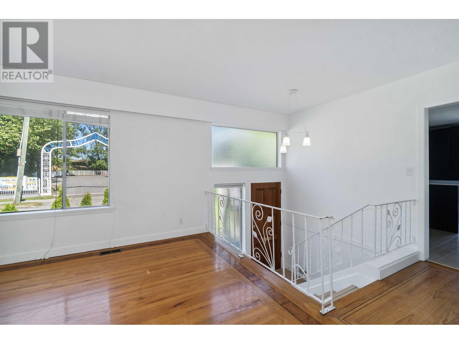Photo 3 of 1825 Skeena Street, Vancouver BC