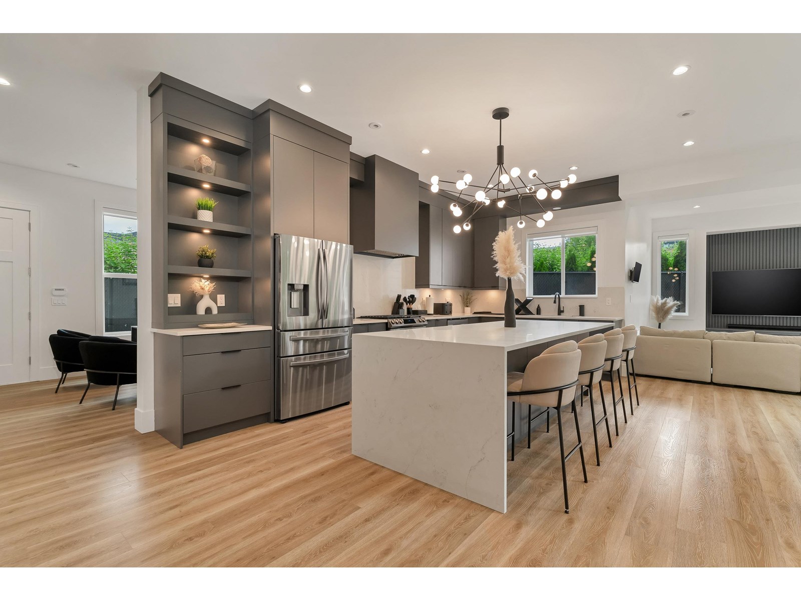 Photo 4 of 7299 200 A Street, Langley BC