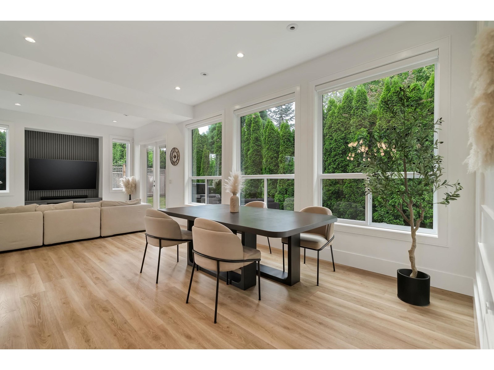 Photo 5 of 7299 200 A Street, Langley BC