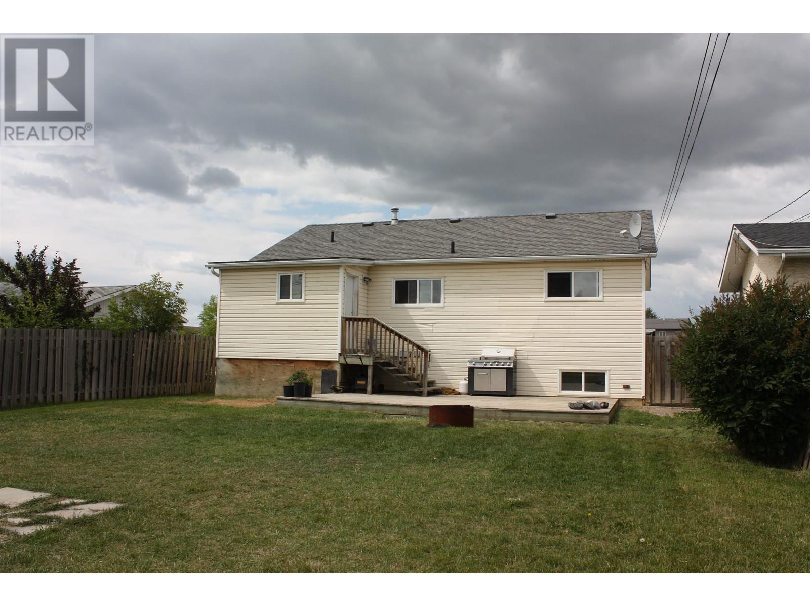 Photo 5 of 8811 78 A Street, Fort St John BC