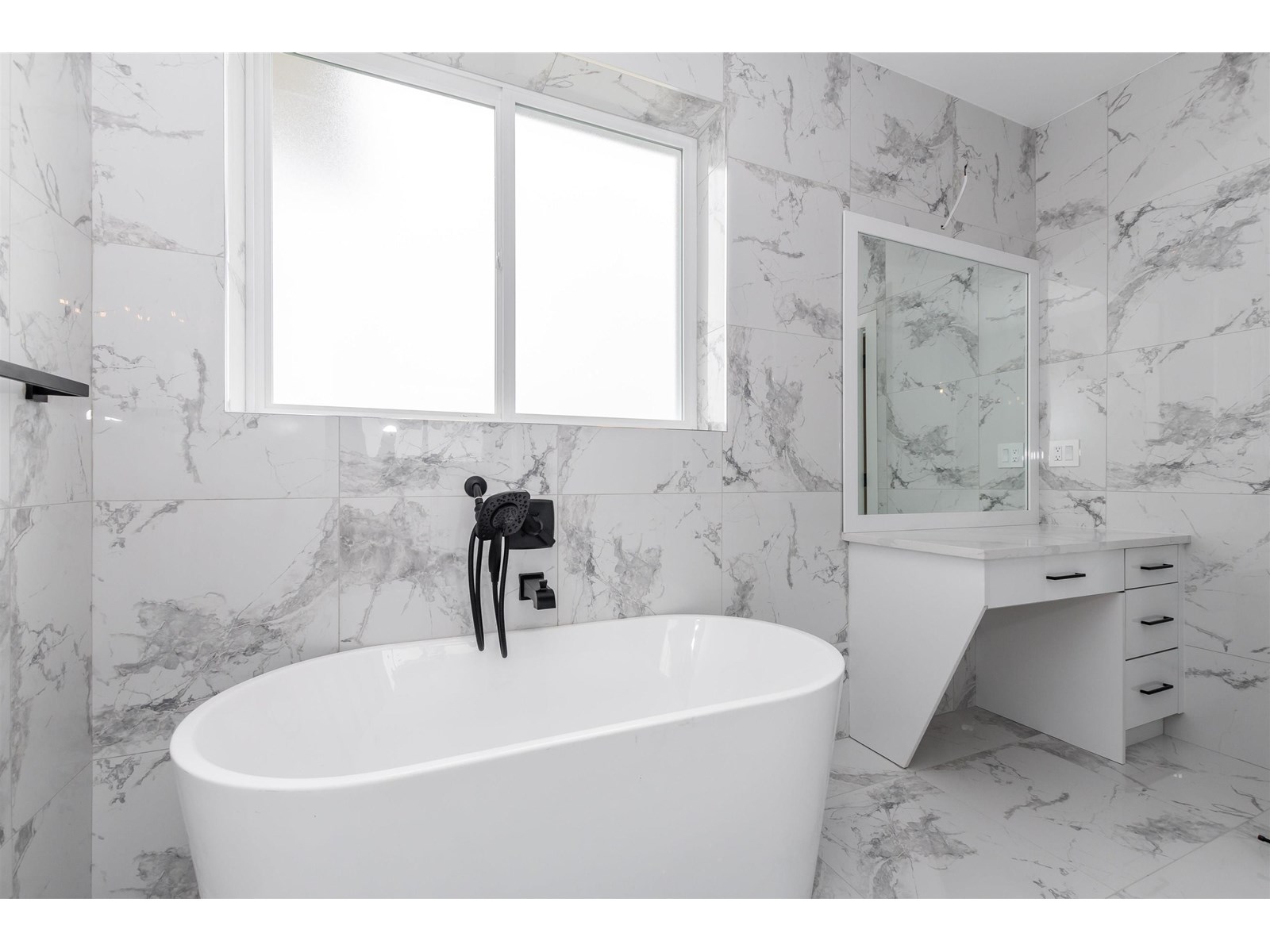 Photo 10 of 46065 Crestview Drive Promontory, Chilliwack BC
