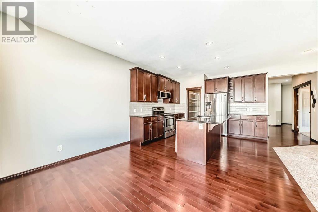 Single Family House for Sale in  Everbrook Drive SW Evergreen Calgary 