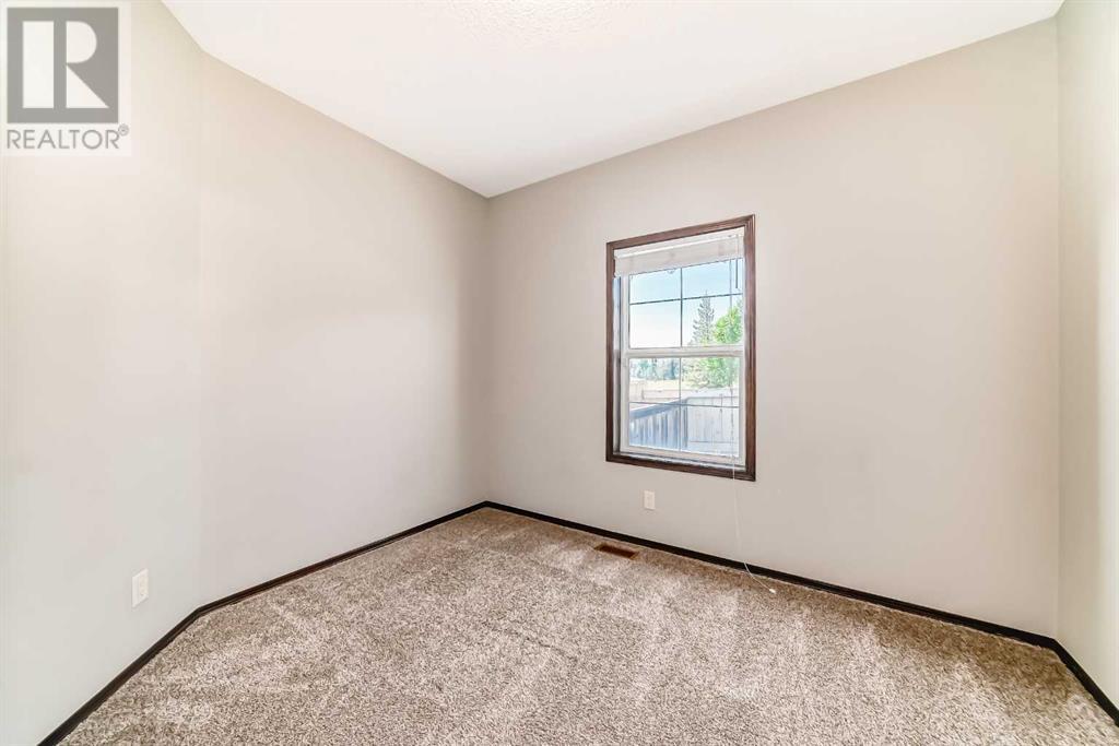 Single Family House for Sale in  Everbrook Drive SW Evergreen Calgary 