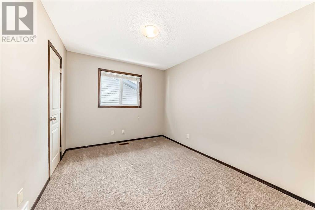 Single Family House for Sale in  Everbrook Drive SW Evergreen Calgary 