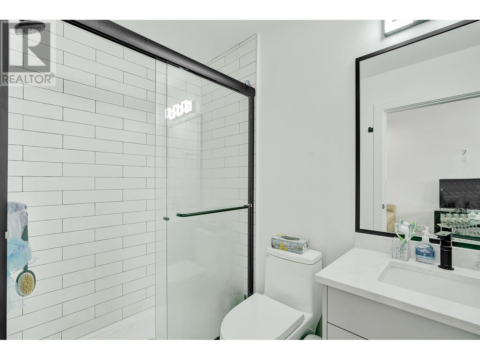 Photo 16 of 1423 E 62nd Avenue, Vancouver BC