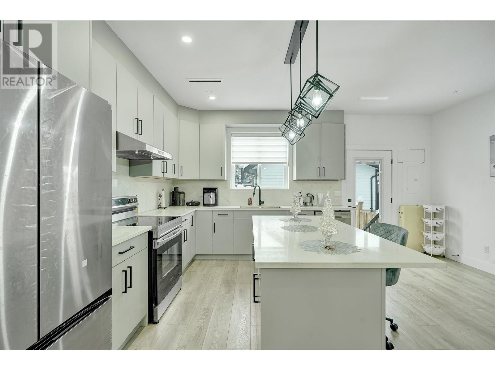 Photo 19 of 1423 E 62nd Avenue, Vancouver BC