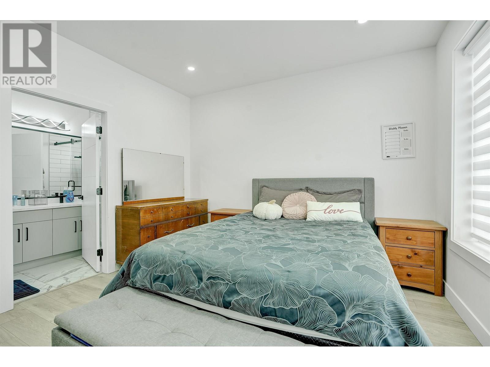 Photo 31 of 1423 E 62nd Avenue, Vancouver BC