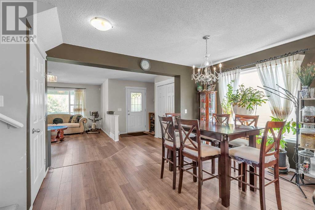Single Family House for Sale in  Evermeadow Avenue S Evergreen Calgary 