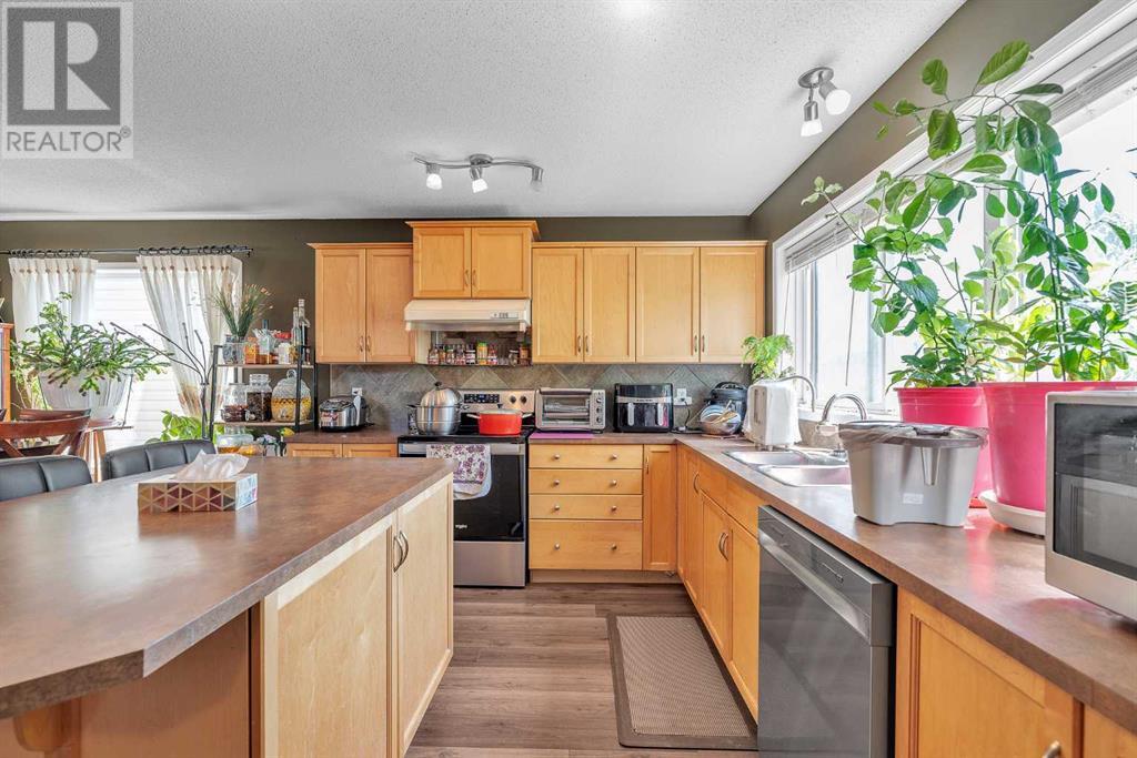 Single Family House for Sale in  Evermeadow Avenue S Evergreen Calgary 