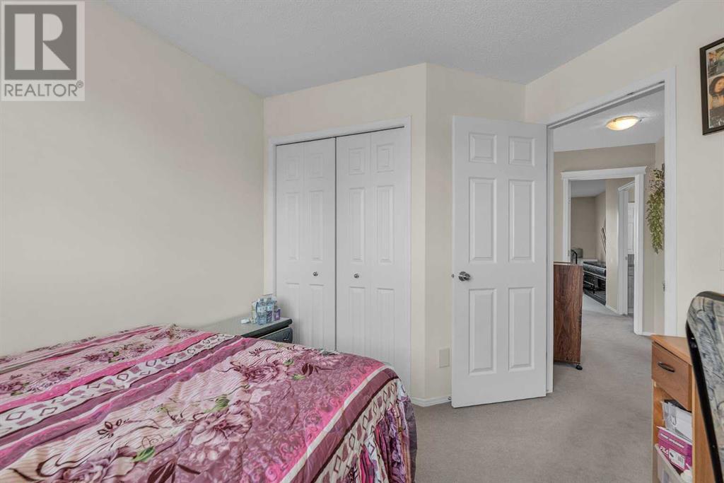 Single Family House for Sale in  Evermeadow Avenue S Evergreen Calgary 