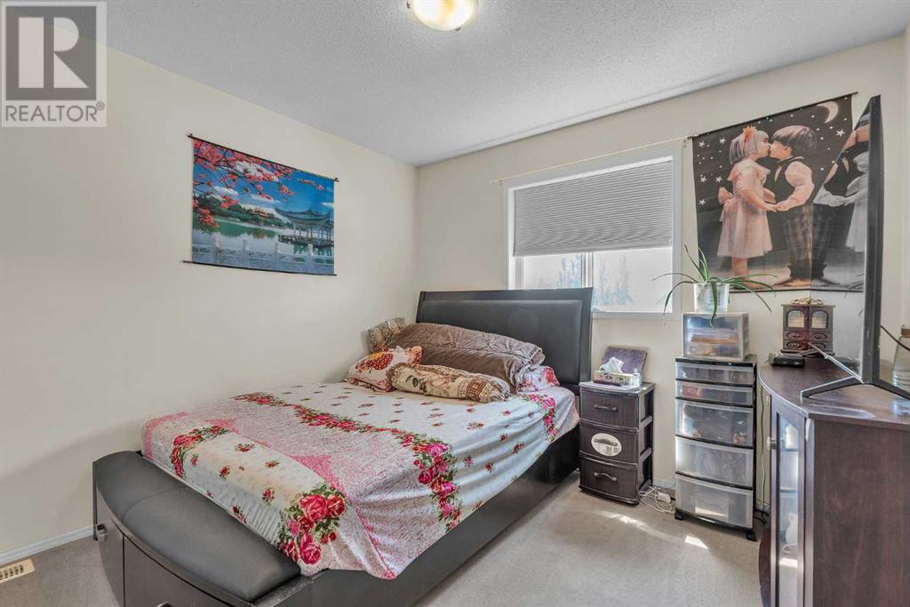 Single Family House for Sale in  Evermeadow Avenue S Evergreen Calgary 