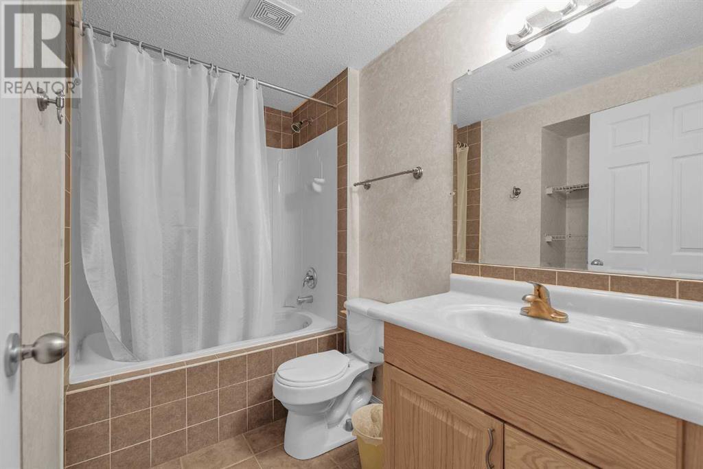 Single Family House for Sale in  Evermeadow Avenue S Evergreen Calgary 