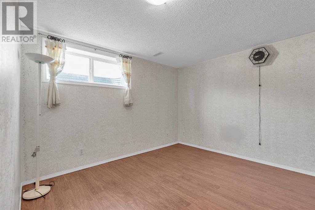 Single Family House for Sale in  Evermeadow Avenue S Evergreen Calgary 