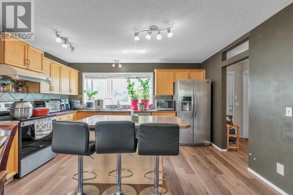 Single Family House for Sale in  Evermeadow Avenue S Evergreen Calgary 