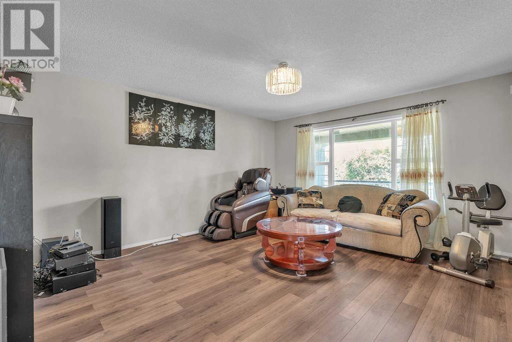 Single Family House for Sale in  Evermeadow Avenue S Evergreen Calgary 