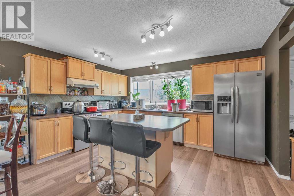 Single Family House for Sale in  Evermeadow Avenue S Evergreen Calgary 