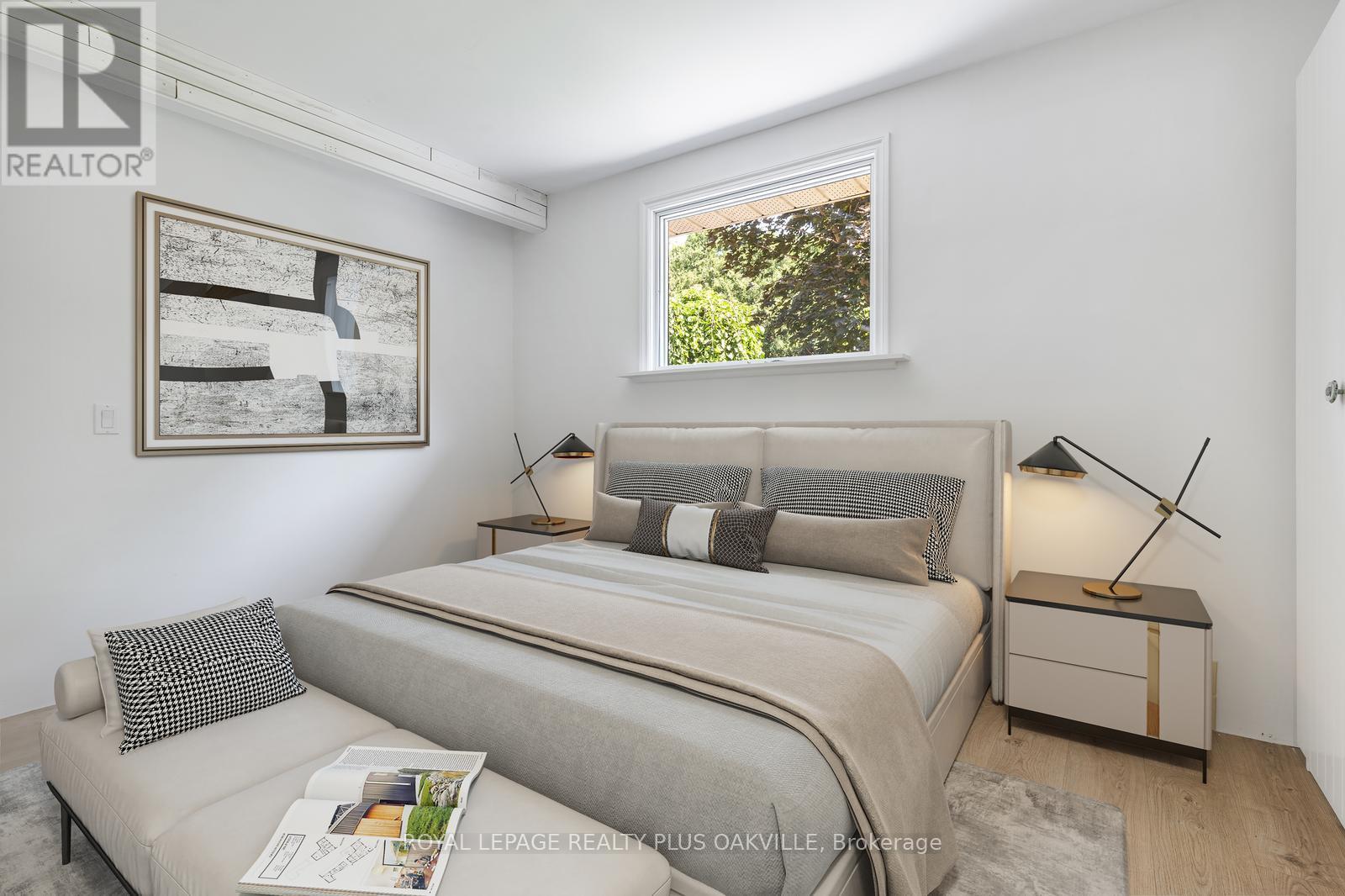Photo 12 of 467 Anthony Drive, Oakville ON