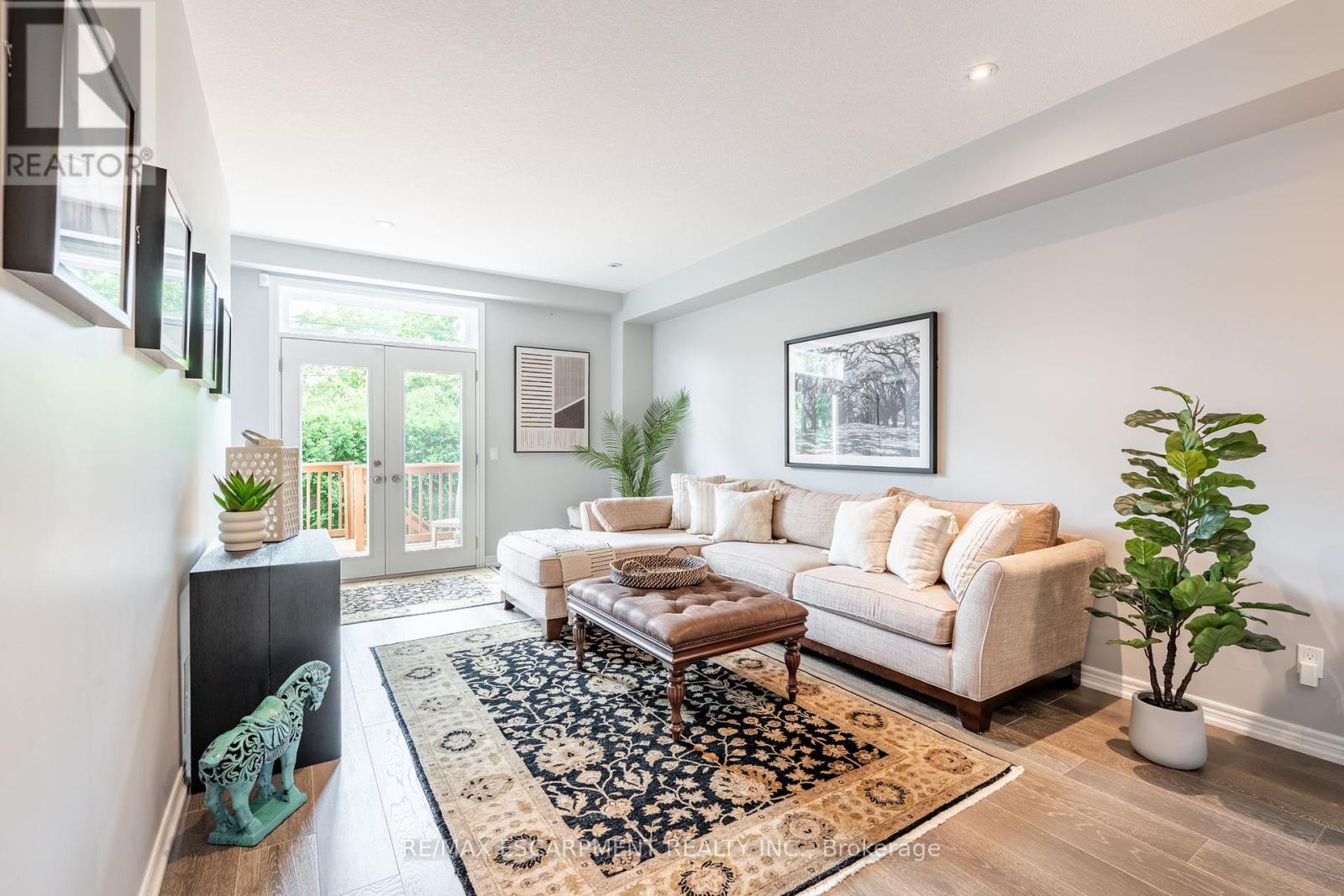 Photo 6 of 15 5056 New Street, Burlington ON