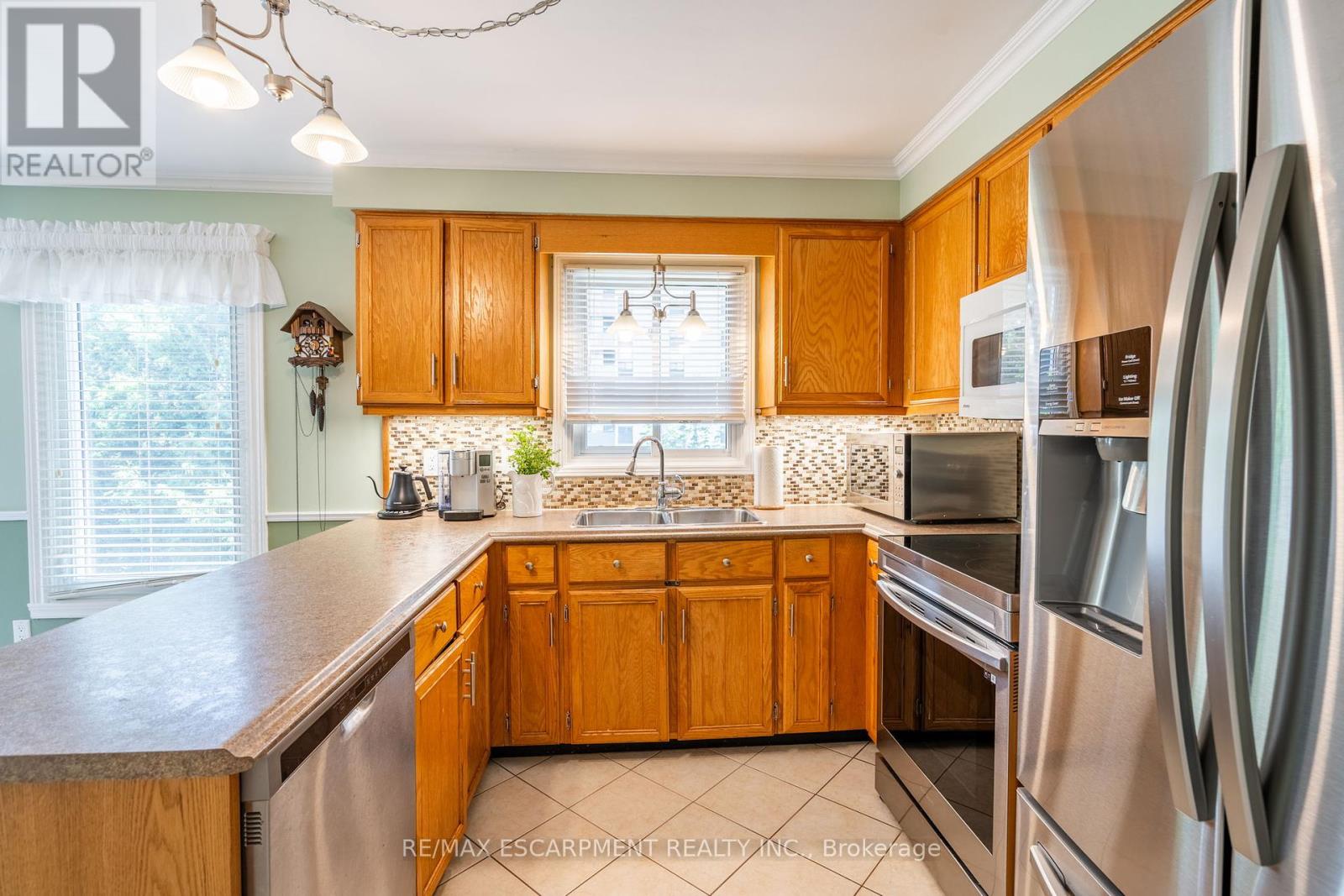 Photo 11 of 7 2155 Duncaster Drive, Burlington ON