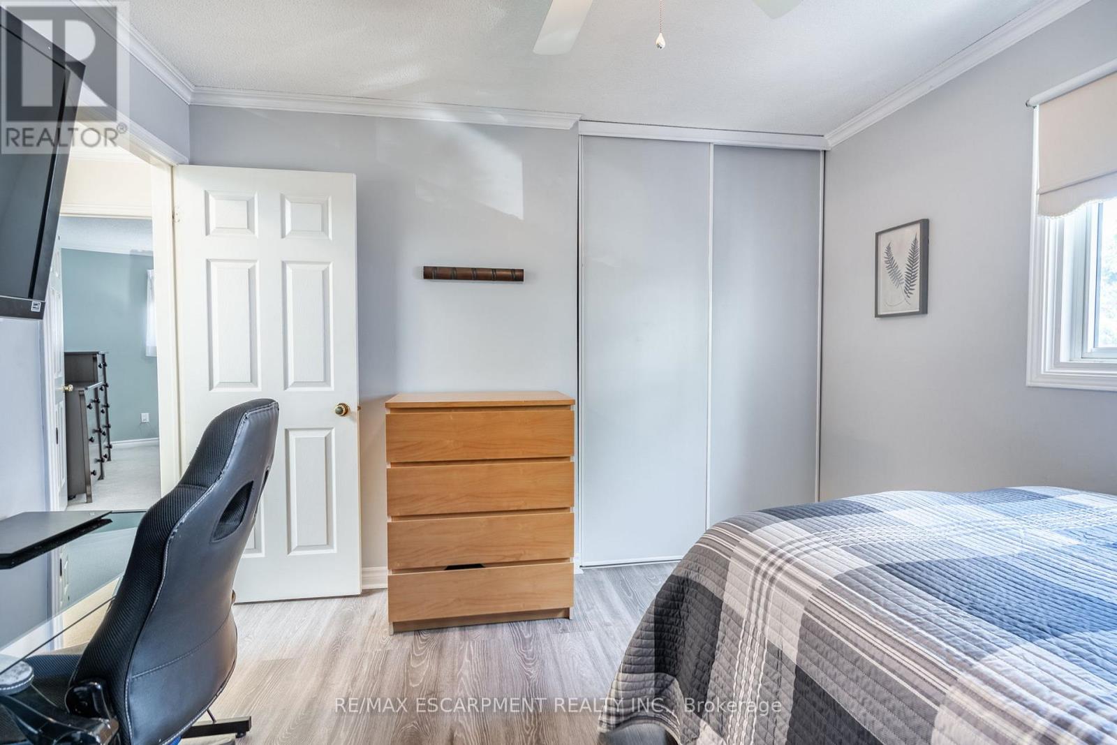 Photo 23 of 7 2155 Duncaster Drive, Burlington ON
