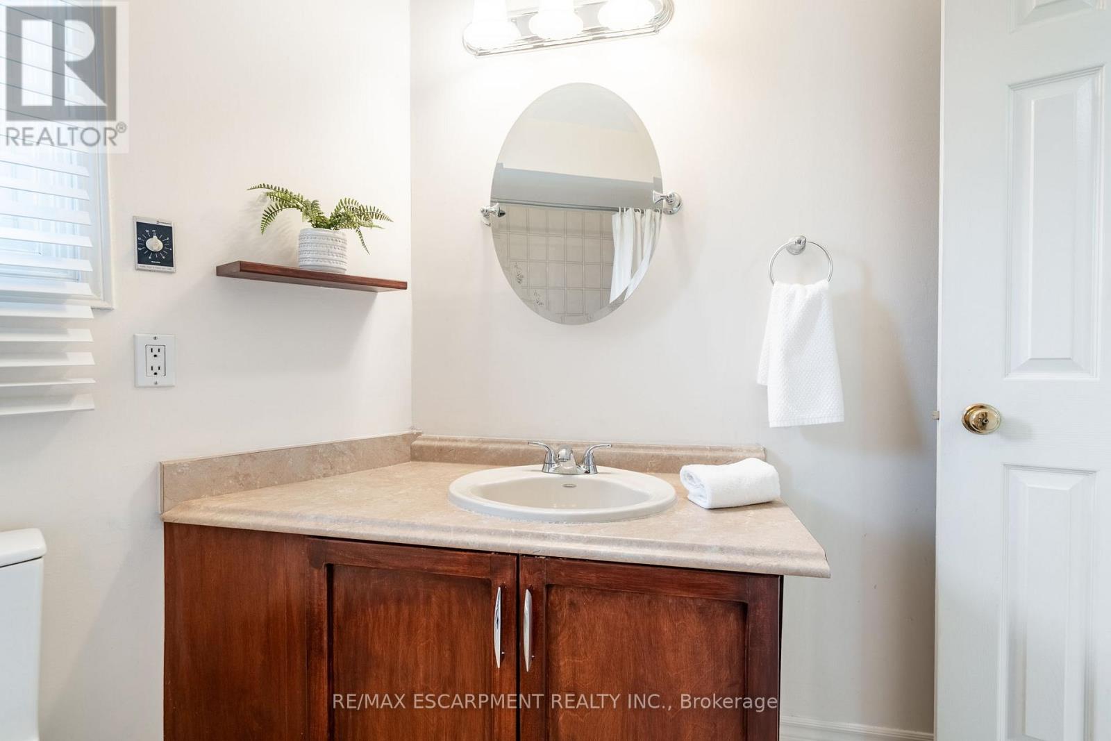 Photo 26 of 7 2155 Duncaster Drive, Burlington ON