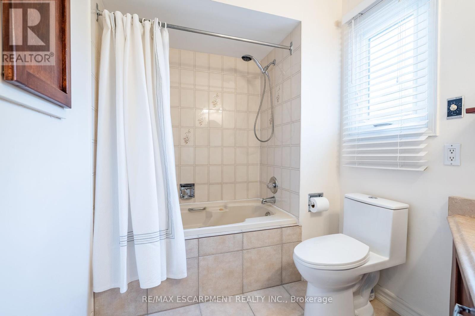 Photo 27 of 7 2155 Duncaster Drive, Burlington ON