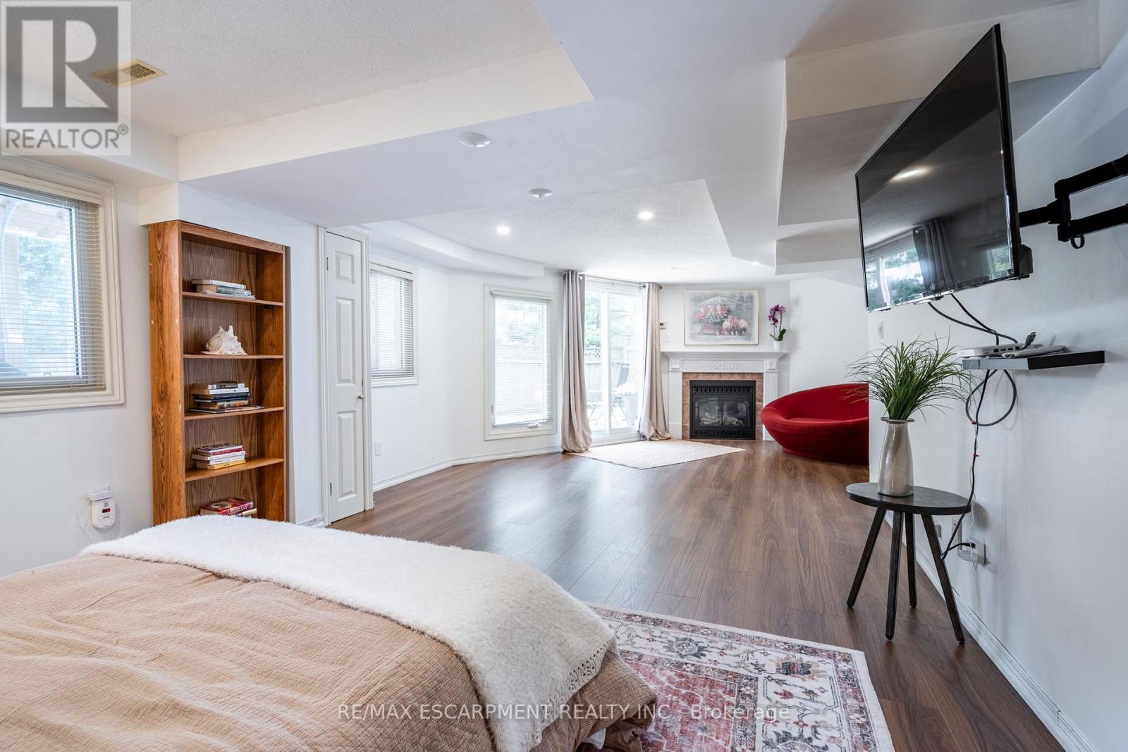 Photo 33 of 7 2155 Duncaster Drive, Burlington ON