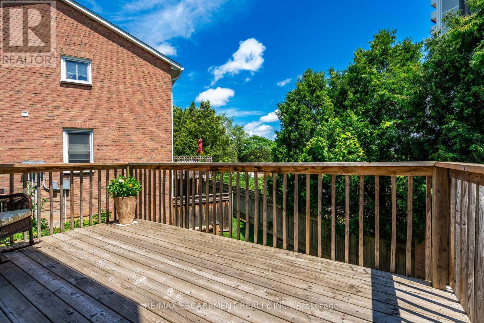 Photo 35 of 7 2155 Duncaster Drive, Burlington ON