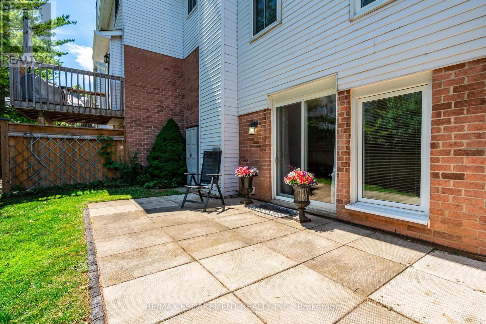 Photo 37 of 7 2155 Duncaster Drive, Burlington ON
