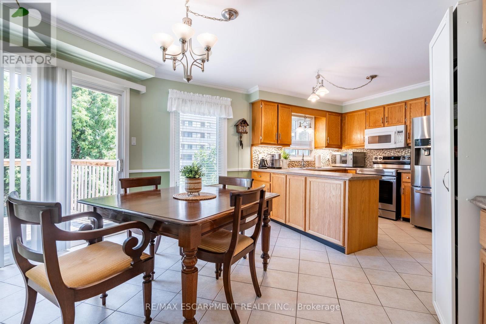 Photo 8 of 7 2155 Duncaster Drive, Burlington ON