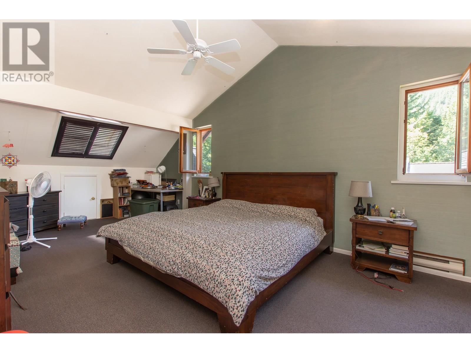 5071 PARADISE VALLEY ROAD, Squamish