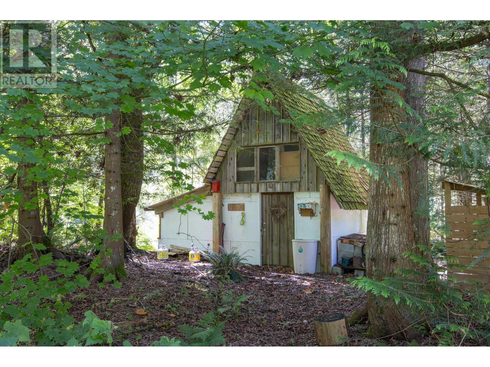 5071 PARADISE VALLEY ROAD, Squamish