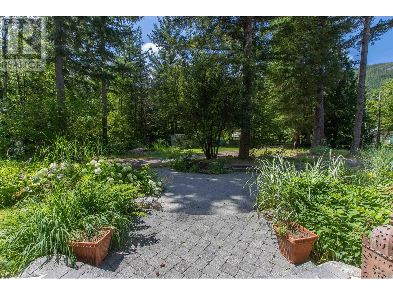 5071 PARADISE VALLEY ROAD, Squamish