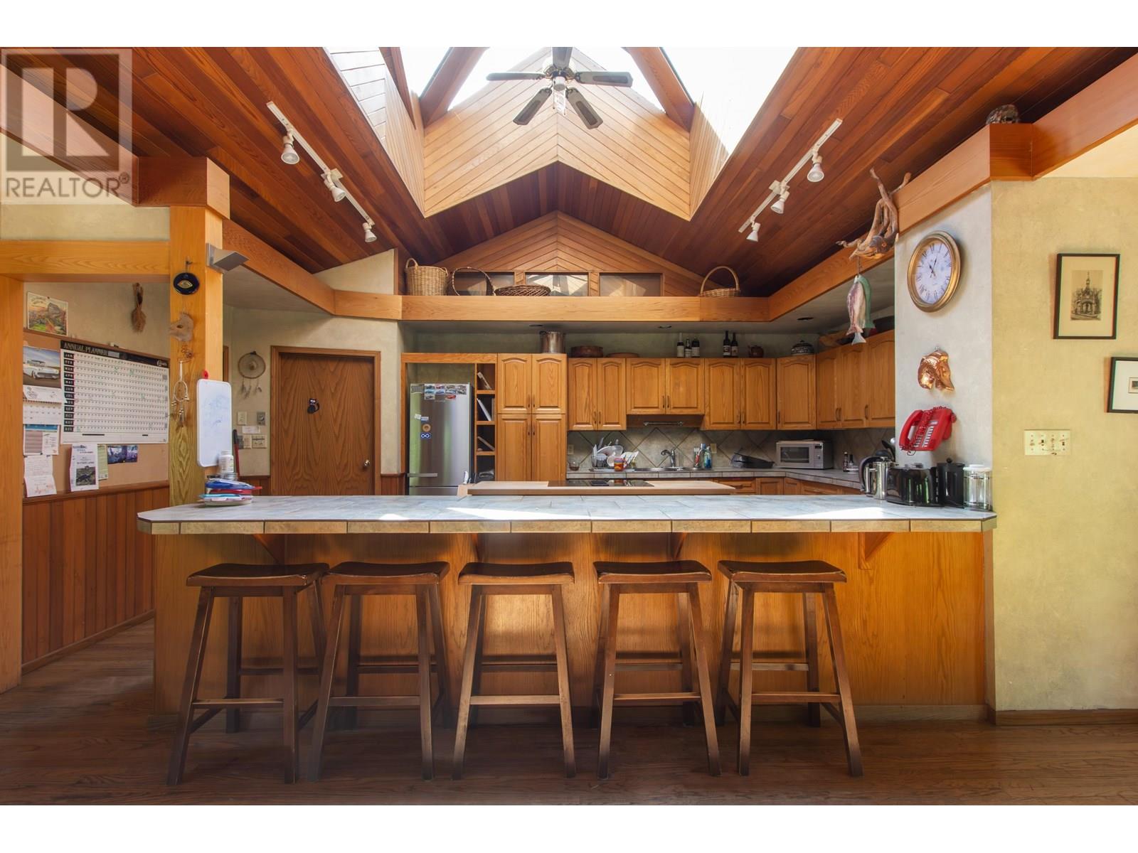 5071 PARADISE VALLEY ROAD, Squamish