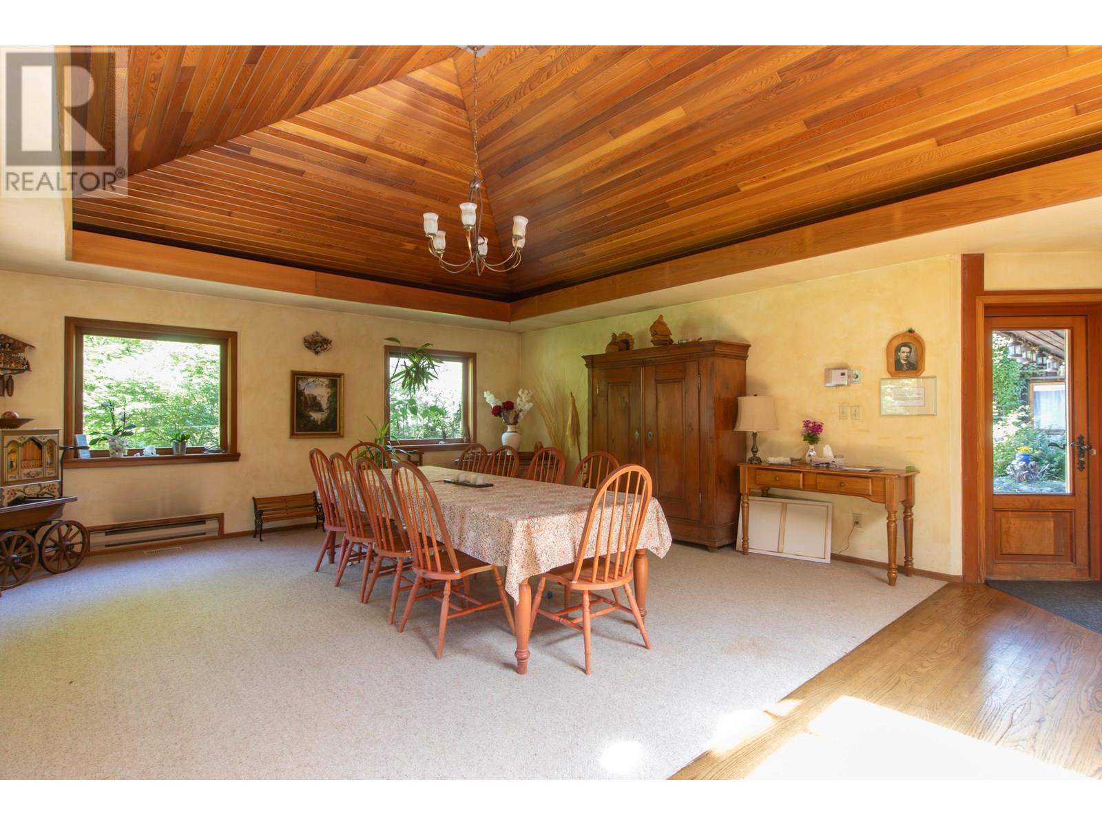 5071 PARADISE VALLEY ROAD, Squamish