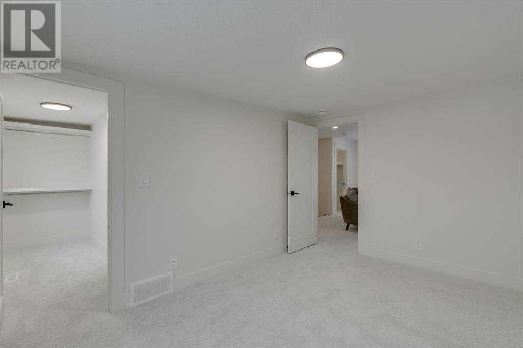 2812 35 STREET SW - Image 29